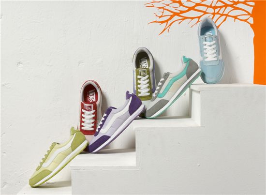 ABC마트, 반스 여성용 스니커즈 '샤라' 출시