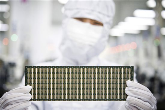 “하이닉스는 우리 것” 두 색깔 경영인 ‘스타워즈’ 