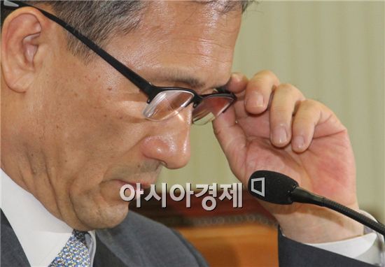 김국방의 고민... "해병대 사령관의 앞날은"