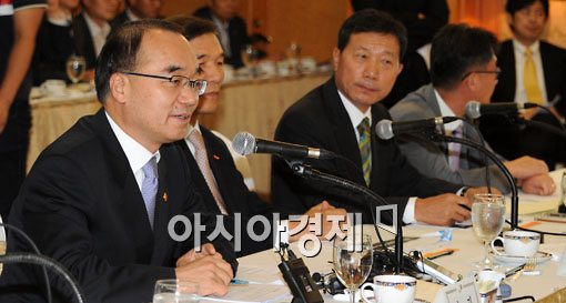 [포토] 모두 발언하는 박재완 장관