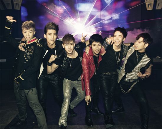 Boy band 2PM [JYP Entertainment]
