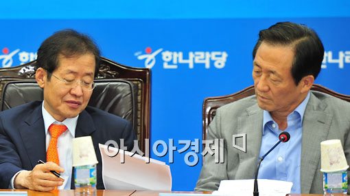 [포토] 이야기하는 홍준표·정몽준