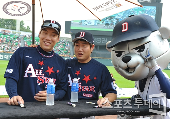 [포토] 김현수-양의지 '두산의 사인은 우리가 해요'
