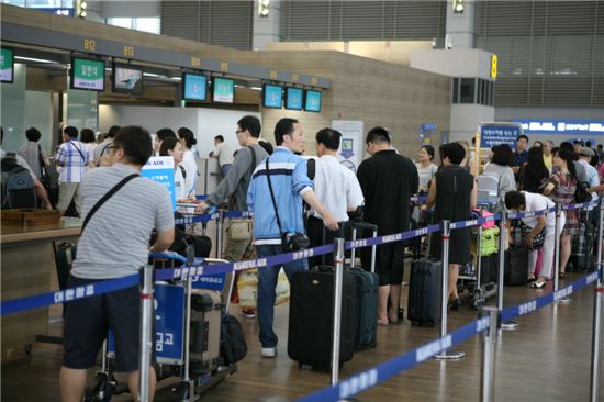 주요공항 공항보안검색 강화 "탑승준비 서둘러야"