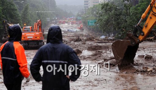 [포토]우면산은 아수라장