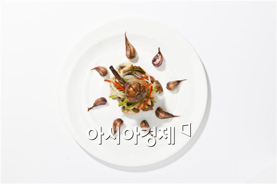 [아시아경제의 건강맛집] '매드 포 갈릭' - 마늘의 찬란한 재탄생