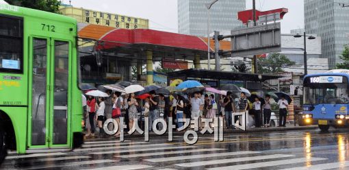 [포토]버스를 향한 긴 줄