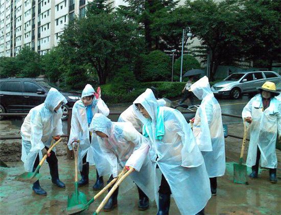 영등포구, 서초구 우면산 산사태 긴급복구 지원 