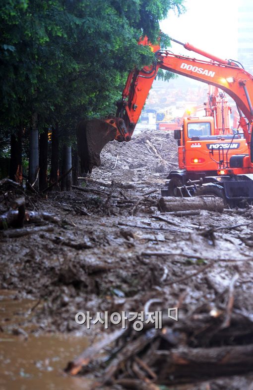 [포토] 총력 다하는 복구 작업