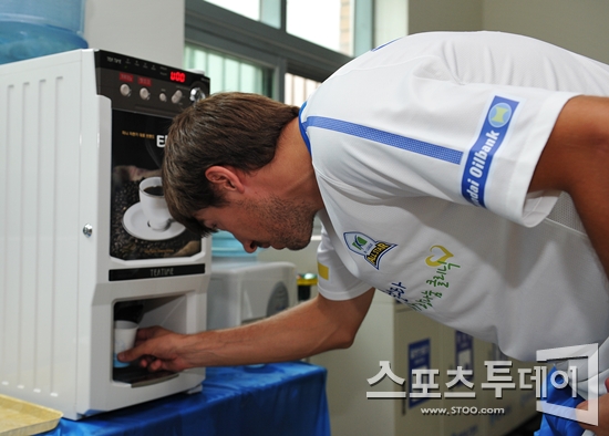 [포토] 데얀 '커피 한 잔의 여유'