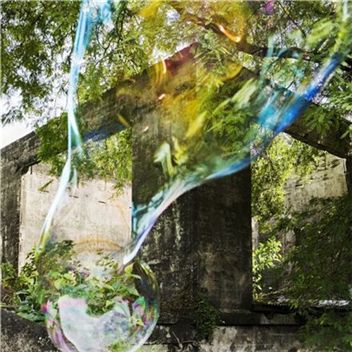 조은강 作=터질 듯한-The dream about to burst #3 the fort, 70.8x70.8cm Inkjet print, 2007
