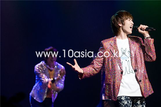 [PHOTO] B1A4 performs on MTV's "Match Up"