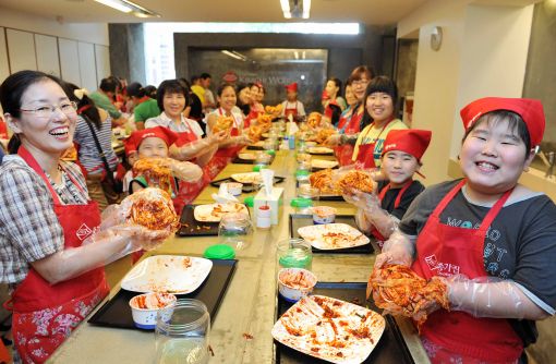 대상FNF 종가집, 다문화가정에 김치 500kg 전달