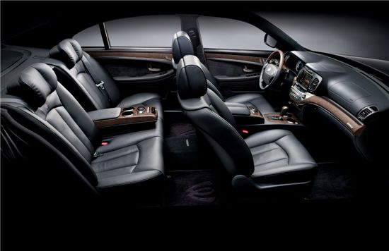 [시승기]쌍용차 역량의 결정체..뉴체어맨W