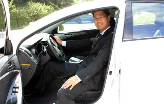 현대차 쏘나타 하이브리드의 오피니언리더 시승단에 뽑힌 박수민씨.<출처: 현대차 블로그>