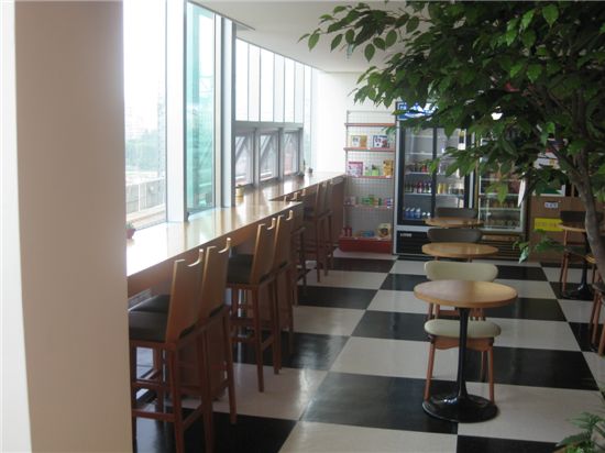 노원구청에 영화관 헬스장 북카페 있다