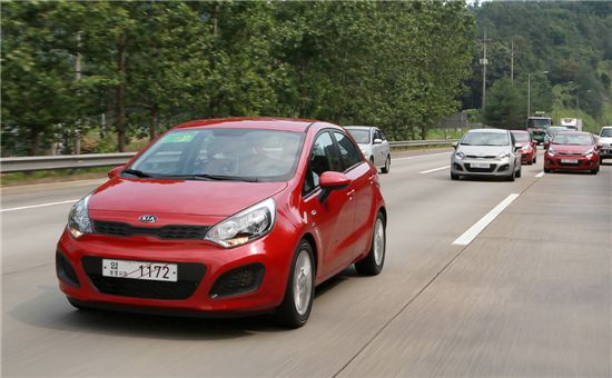 연간 4만대 시장의 각축전..승자는?
