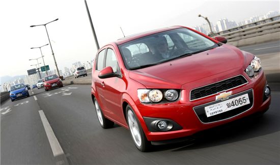 연간 4만대 시장의 각축전..승자는?