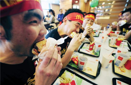패스트푸드에 살찐 中國 몰아치는 다이어트 광풍