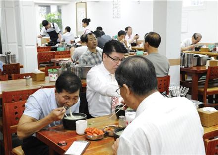 종로협객 김두한도 즐겨찾은 기름기 쫙 뺀 담백한 국물 맛