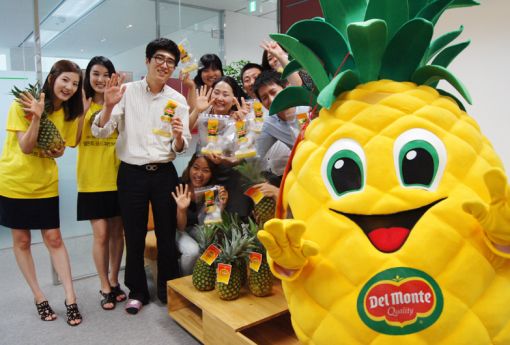 "발로 뛰겠소!" 유통가, 소비자에게 직접 찾아간다