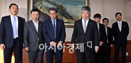 [포토]한자리에 모인 투자은행 전문가