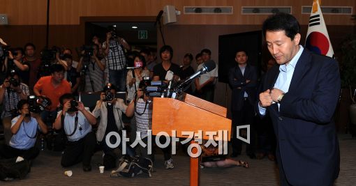 [포토]오세훈시장의 쓸쓸한 퇴장