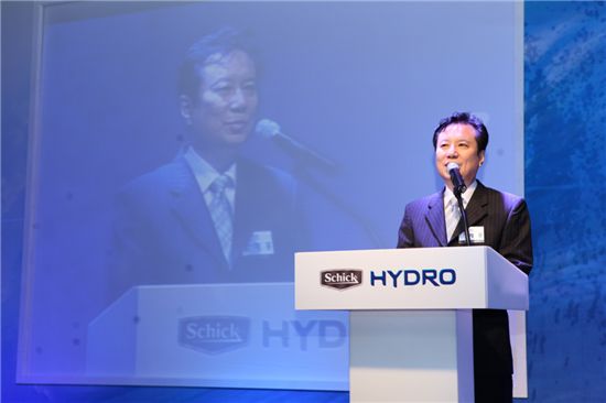 물 만난 면도기