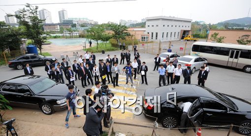 [포토] 한명숙 전 총리 자택서 현장검증