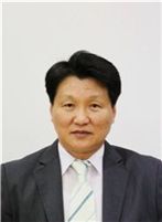 학력 不問 채용시대..다시 보이는 고졸 출신 별들