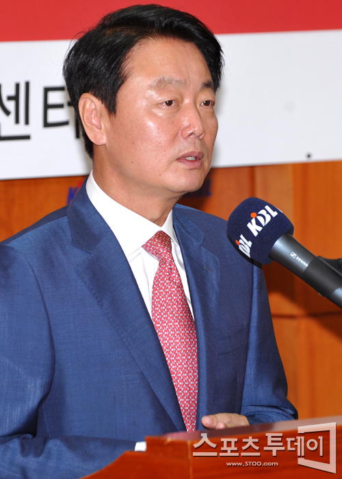 [포토] 포부 밝히는 한선교 신임총재