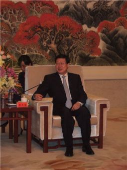 "중앙정부가 도와줘야 경제특구 성공한다"