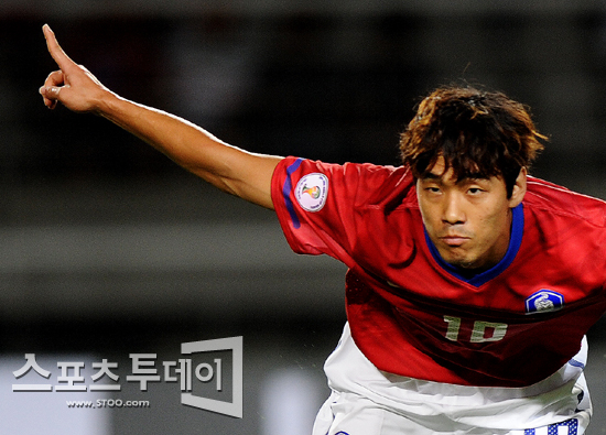 박주영이 프랑스 언론이 선정한 '무적 선수 베스트 11'에 이름이 올랐다.