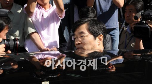 [포토]검찰 출석하는 곽노현