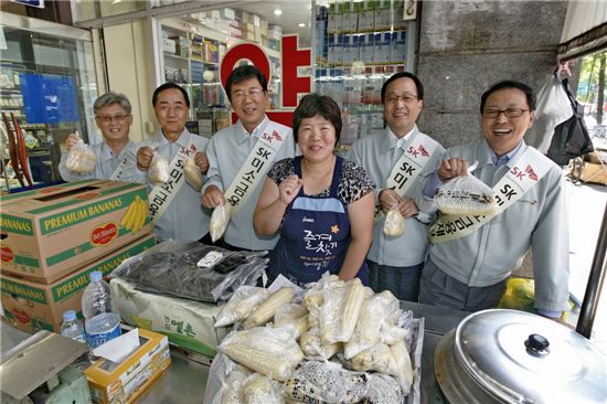 [포토]SK 부회장단 재래시장 방문