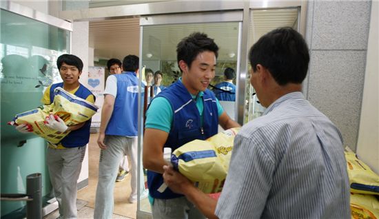 삼성물산, '사랑의 쌀 나누기' 행사 11년째 지속