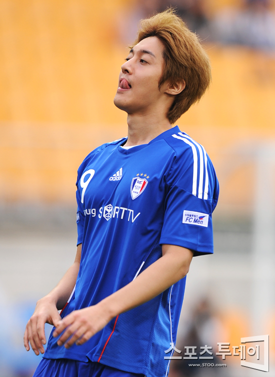 [포토] 김현중 '득점 실패 아쉬움에 혀만 빼꼼'