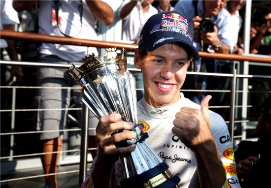 '2011 F1 이탈리아 그랑프리'에서 우승한 세바스찬 베텔.