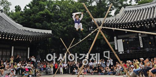[포토]추석 줄타기 공연