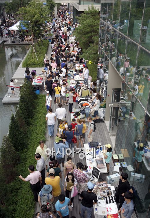 지난 8월 인천 송도국제도시 커낼워크에서 열린 '굿 마켓' 행사 전경.