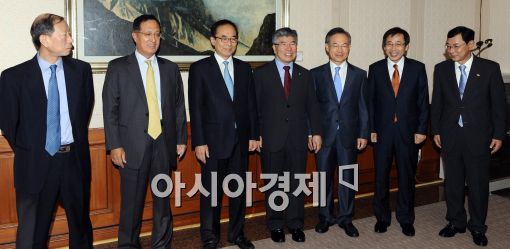 [포토]한자리에 모인 경제인들