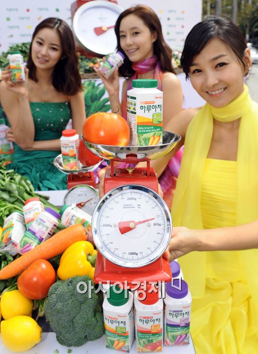 [포토]한국야쿠르트 '350g 야채 챙기세요!'