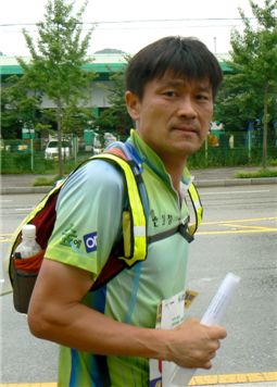 지난 7월 UNCCD총회기념 국토종단 울트라마라톤서 우승한 산림청 직원 박석희씨.