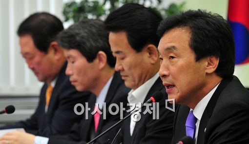 [포토] 손학규 "권력형 비리가 국민의 마음을 무겁게"