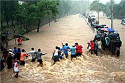 인도, 잇따른 홍수로 200만명 대피
