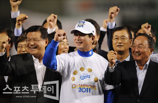 삼성, 두산 꺾고 2011 정규시즌 우승…한국시리즈 직행