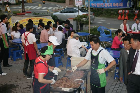 용강동서 마포 갈비주물럭 먹을거리 축제 열어 