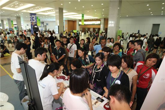 만나고 보고 느끼면 지갑 연다 지자체들 ‘MICE 산업’ 예찬