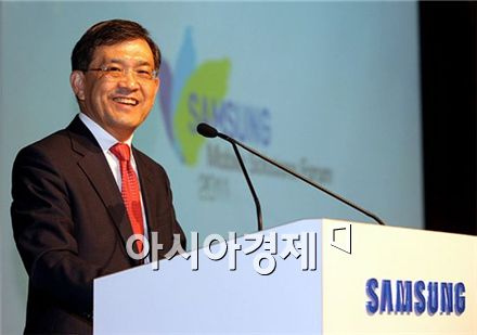 권오현 삼성전자 DS사업총괄 사장이 29일 대만 타이베이에서 개최된 '삼성 모바일 솔루션 포럼(Samsung Mobile Solutions Forum) 2011'에서 환영사를 전달하고 있다.