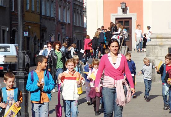 폴란드의 교육열은 한국 못지 않다. EU 전체 대학생11%가 폴란드 사람이다.